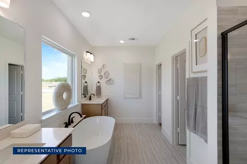 Bath - 313 Mesa Verde Dr, Denton, TX 76210 photo 1 of 3
