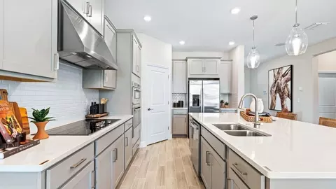 Kitchen - 13610 Cornerstone Way, Parrish, FL 34219 photo 3 of 11