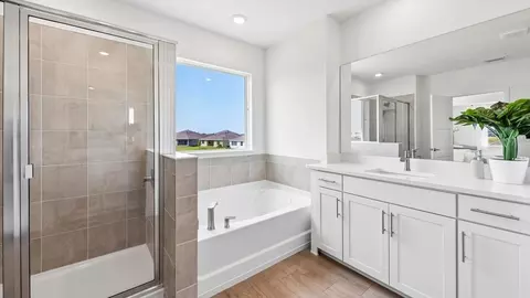Bath - 6872 SW 45th Ave, Ocala, FL 34476 photo 4 of 4