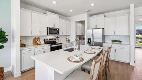 Kitchen - 6872 SW 45th Ave, Ocala, FL 34476 photo 3 of 6
