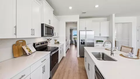 Kitchen - 6872 SW 45th Ave, Ocala, FL 34476 photo 5 of 6