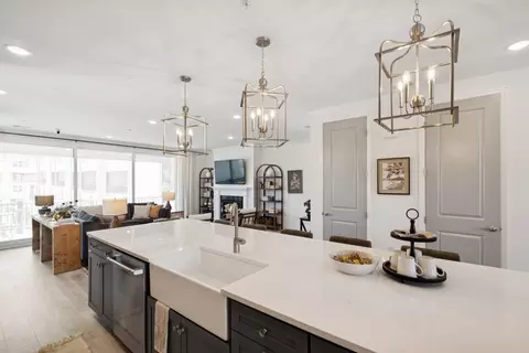 Kitchen - 14979 Deco Cir, Chantilly, VA 20151 photo 5 of 7