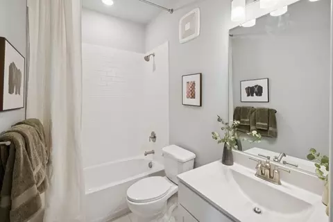 Bath - 14979 Deco Cir, Chantilly, VA 20151 photo 4 of 4