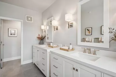 Bath - 14979 Deco Cir, Chantilly, VA 20151 photo 3 of 4