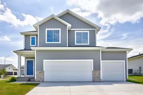 16502 Bentwood Dr, Urbandale, IA 50323