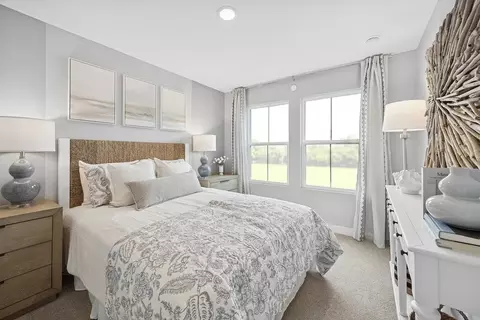 Bedroom - 282 N Lighthouse Oval, Lakeside, OH 43440 photo 4 of 5