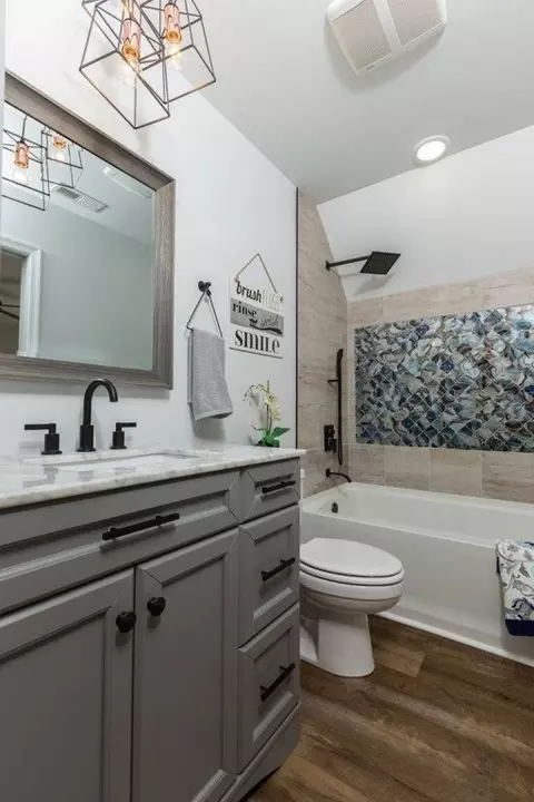 Bath - 234 Hall Rd, Hampton, VA 23664 photo 3 of 4