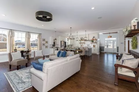 Living - 234 Hall Rd, Hampton, VA 23664 photo 2 of 3
