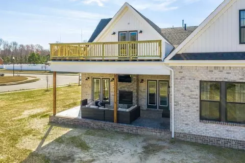 Exterior - 234 Hall Rd, Hampton, VA 23664 photo 6 of 23