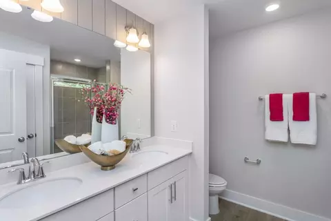 Bath - 5407 Running Fox Ln, Durham, NC 27703 photo 3 of 3