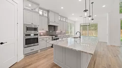 Kitchen - 429 Canvasback Way, Waller, TX 77484 photo 3 of 5