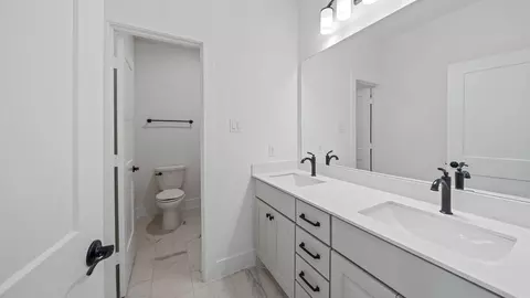 Bath - 429 Canvasback Way, Waller, TX 77484 photo 6 of 7