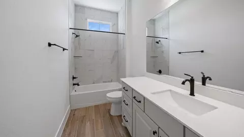 Bath - 429 Canvasback Way, Waller, TX 77484 photo 4 of 7