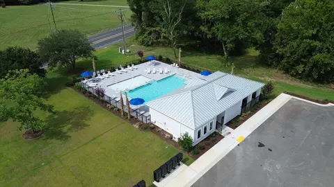 Exterior - 560 Bluff View Ln, Florence, SC 29505 photo 4 of 9