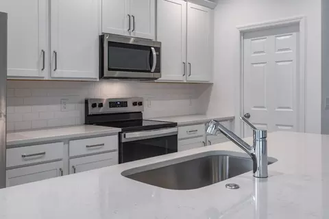 Kitchen - 2011 Town Pasture Dr, Eustis, FL 32726 photo 4 of 5