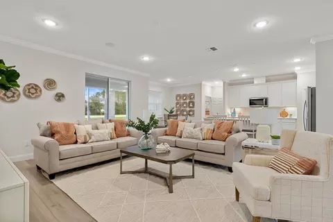 Living - 21 Eagle Harbor Trl, Palm Coast, FL 32164 photo 1 of 2
