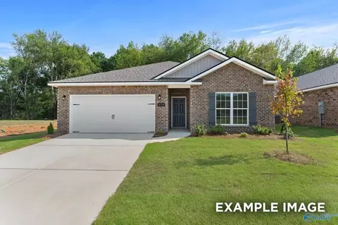 125 Luxor Ln, Owens Cross Roads, AL 35763