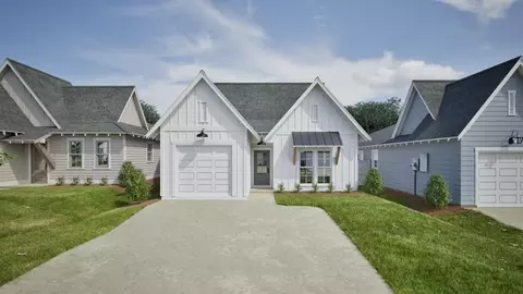 1019 Woodland Ln, Opelika, AL 36801
