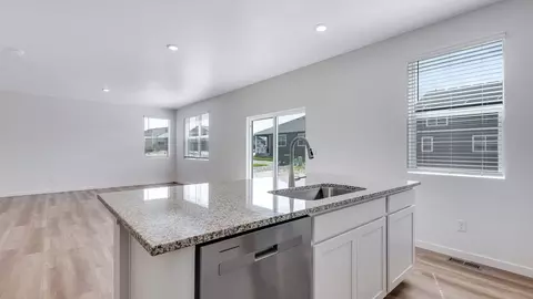 Kitchen - 18101 Coppermallow Trl, Parker, CO 80134 photo 4 of 6