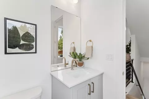 Bath - 18923 99th Pl NE, Bothell, WA 98011 photo 1 of 9