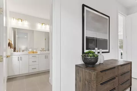 Entry Way - 18923 99th Pl NE, Bothell, WA 98011 photo 3 of 4