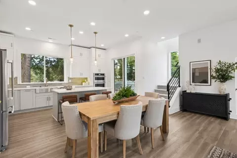 Dining - 18923 99th Pl NE, Bothell, WA 98011 photo 4 of 6