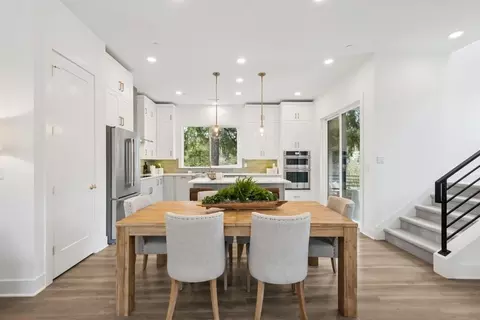Dining - 18923 99th Pl NE, Bothell, WA 98011 photo 1 of 6