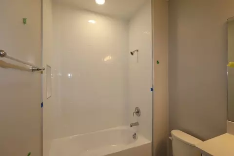 Bath - 1308 Hyde St, Saint Cloud, FL 34771 photo 2 of 4