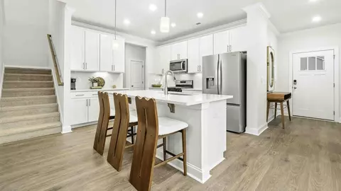 135 Briarwood Ln, Advance, NC 27006