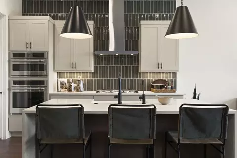 Kitchen - 10925 Amistad Ln, Manor, TX 78653 photo 6 of 10