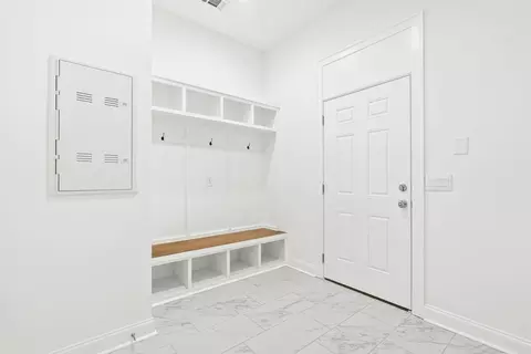 Entry Way - 127 Laurel Branch Dr, Dothan, AL 36305 photo 3 of 6