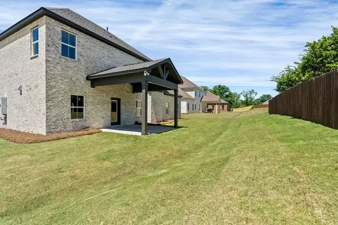 Exterior - 127 Laurel Branch Dr, Dothan, AL 36305 photo 6 of 11