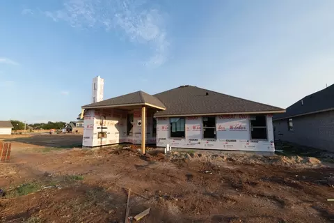 Exterior - 2121 NW 171st St, Edmond, OK 73012 photo 9 of 12