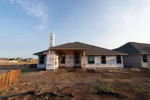 Exterior - 2121 NW 171st St, Edmond, OK 73012 photo 10 of 12