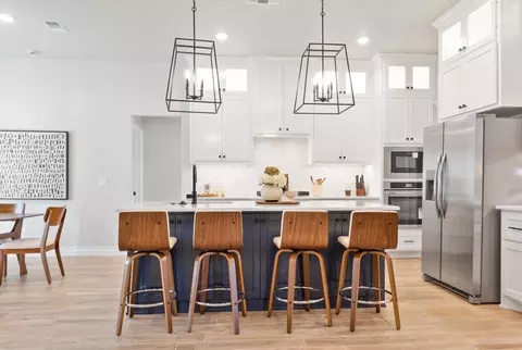 Kitchen - 2121 NW 171st St, Edmond, OK 73012 photo 2 of 4