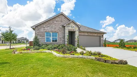 101 Tyler St, Grandview, TX 76050