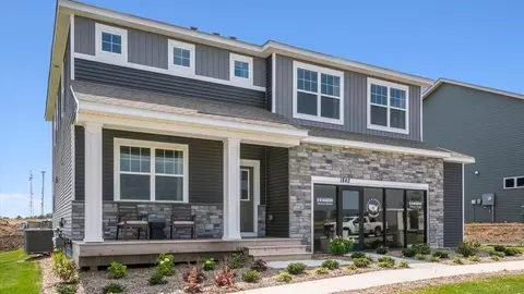 1878 Rainier Dr, Shakopee, MN 55379