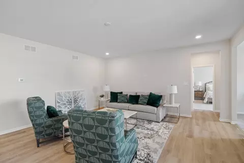Living - 2323 E 101st Ave, Crown Point, IN 46307 photo 1 of 3