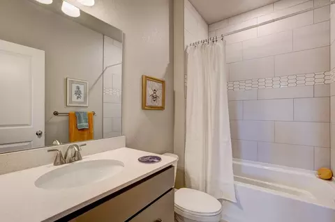 Bath - 6838 Stonebrook Dr, Timnath, CO 80547 photo 6 of 6