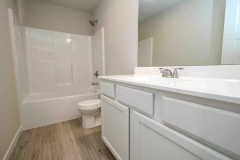Bath - Bannister Dr, Ankeny, IA 50021 photo 1 of 5