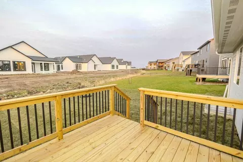 Exterior - Bannister Dr, Ankeny, IA 50021 photo 3 of 4