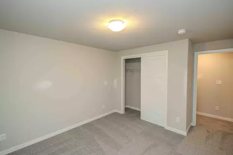 Bedroom - Bannister Dr, Ankeny, IA 50021 photo 3 of 5
