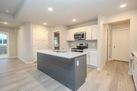 Kitchen - Bannister Dr, Ankeny, IA 50021 photo 1 of 6