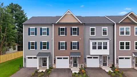 9 Juniper Ct, Gettysburg, PA 17325