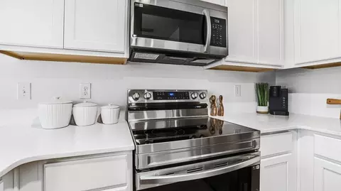 Kitchen - 20395 W 193rd Ln, Spring Hill, KS 66083 photo 3 of 4