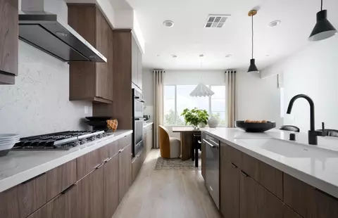 Kitchen - 128 Bridle Dr, Burbank, CA 91506 photo 8 of 9