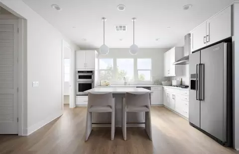 Kitchen - 128 Bridle Dr, Burbank, CA 91506 photo 6 of 9