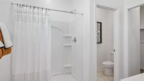 Bath - 2661 W Sylvan Ave, Apache Junction, AZ 85120 photo 2 of 9