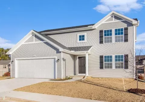 1125 Grosvenor Dr, Greenville, MI 48838