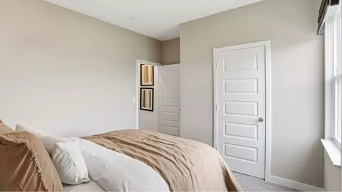 Bedroom - 8132 Augusta Creek Dr, Pendleton, IN 46064 photo 4 of 10